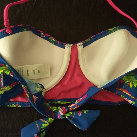 NWT Hollister push up underwire Bikini top size S - Picture 6 of 8
